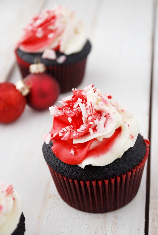 Chocolate-Candy-Cane-Cupcakes